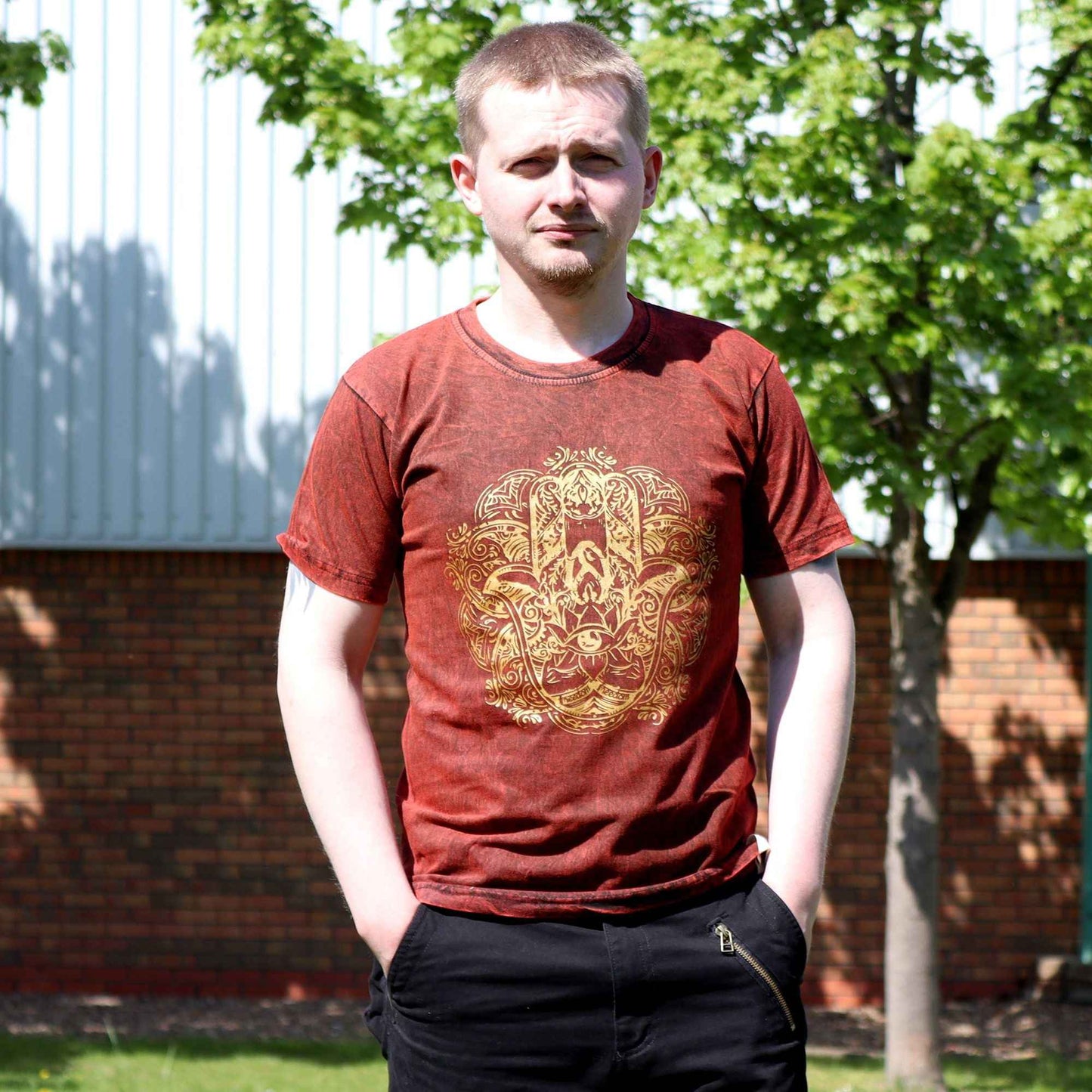 Camiseta Nomad Sari Pequeña - Hamsa - Granate